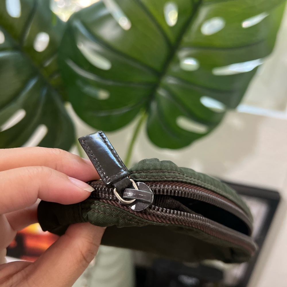 •PRICE FIRM•AUTHENTIC PRADA Small Nylon Pouch - Picture 6 of 7
